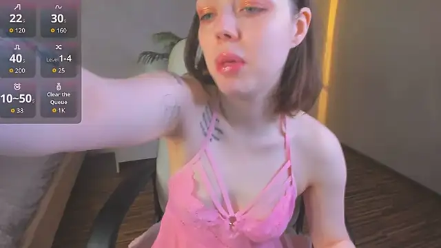 Lunar Lily online show from April 2026 05:33:01 AM