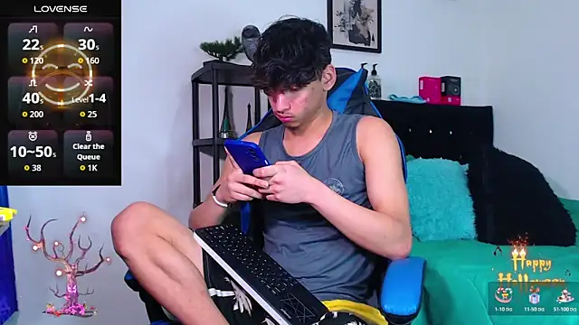 Snapshot of Gael_Jones chatting on October 2025 06:12:01 AM Gael Jones online show from October 2025 06:12:01 AM