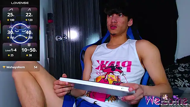 Snapshot of Gael_Jones chatting on December 2025 05:23:02 AM Gael Jones online show from December 2025 05:23:02 AM