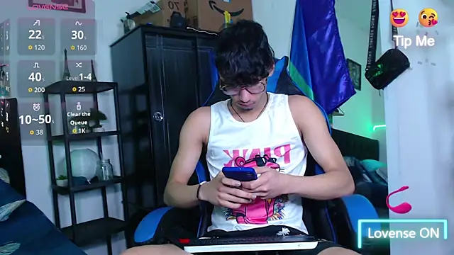 Snapshot of Gael_Jones chatting on October 2025 02:27:02 AM Gael Jones online show from October 2025 02:27:02 AM