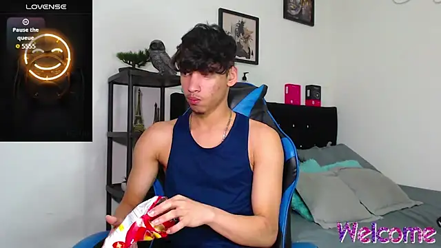 Snapshot of Gael_Jones chatting on November 2025 03:53:02 AM Gael Jones online show from November 2025 03:53:02 AM