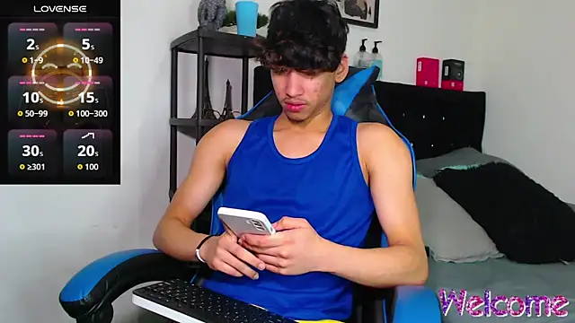 Snapshot of Gael_Jones chatting on November 2025 11:26:01 PM Gael Jones online show from November 2025 11:26:01 PM