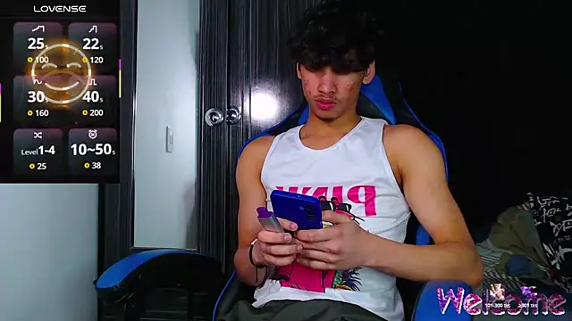 Snapshot of Gael_Jones chatting on December 2025 06:39:03 AM Gael Jones online show from December 2025 06:39:03 AM