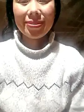 LyyChac online show from November 2025 12:27:02 PM