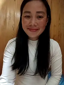 LyyChac online show from December 2025 10:05:01 PM