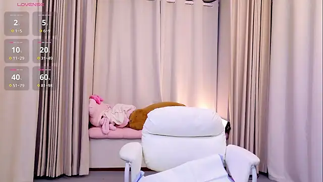 Snapshot of niannian18 chatting on October 2025 10:14:01 AM niannian18 online show from October 2025 10:14:01 AM