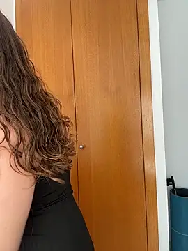 TenderLaGlamor online show from February 2026 12:38:01 PM