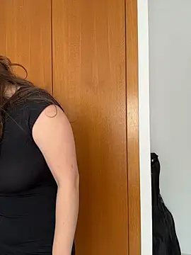 TenderLaGlamor online show from March 2026 03:28:02 PM