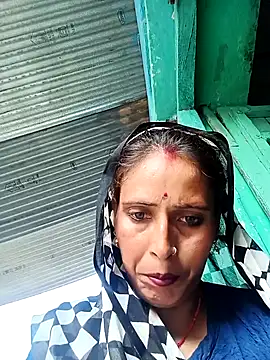 Snapshot of Arti13A chatting on June 2026 01:44:01 AM Arti13A online show from June 2026 01:44:01 AM