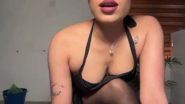 LucytheDevilQueen online show from May 2026 04:39:02 AM