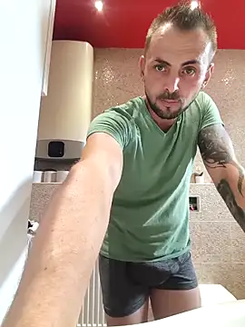 papichulo0099 online show from September 2025 01:18:01 PM