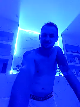 papichulo0099 online show from October 2025 07:36:01 PM