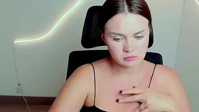 Snapshot of Bonny_Candy chatting on September 2025 02:16:01 PM Bonny Candy online show from September 2025 02:16:01 PM