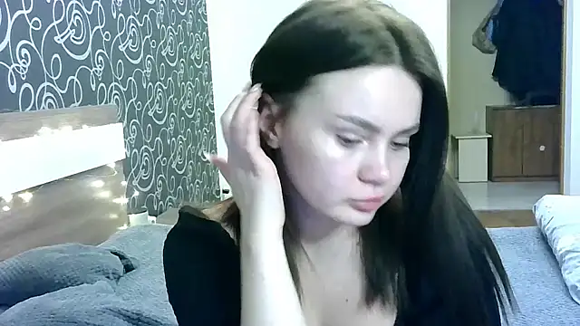 Bonny Candy online show from November 2025 02:00:02 PM