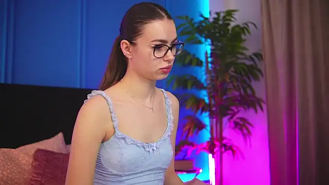 alexxisrae online show from November 2025 04:13:01 AM