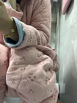 Snapshot of cgooh-611 chatting on December 2025 01:06:01 AM cgooh-611 online show from December 2025 01:06:01 AM