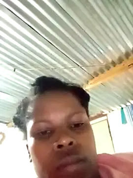 Snapshot of Caramelchick01 chatting on October 2025 04:33:01 AM Caramelchick01 online show from October 2025 04:33:01 AM