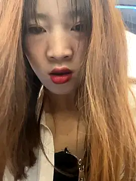 littleqiu online show from September 2025 12:05:02 PM