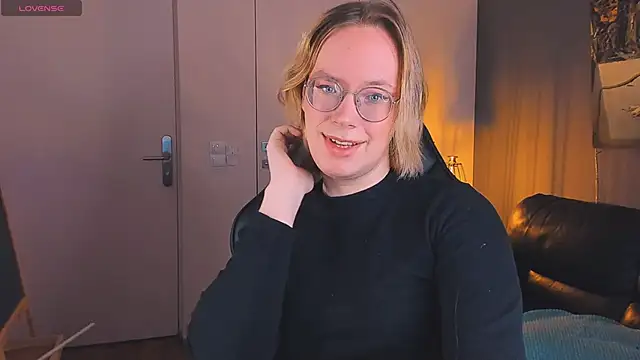 Amanda Butlerr online show from November 2025 09:47:01 AM