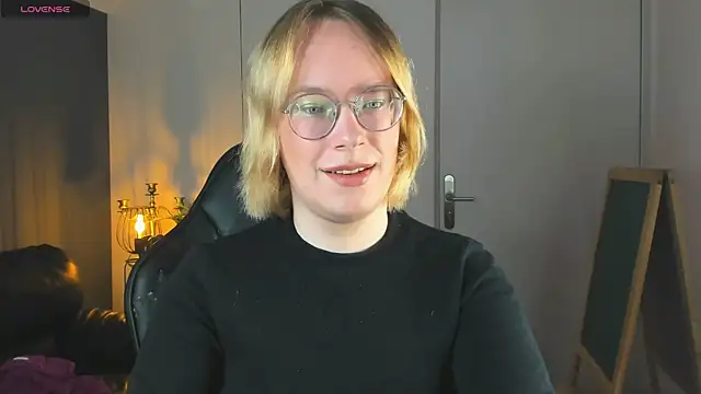 Amanda Butlerr online show from October 2025 12:46:01 PM