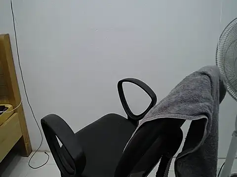 Snapshot of _Lady- chatting on June 2026 09:34:02 PM Lady- online show from June 2026 09:34:02 PM