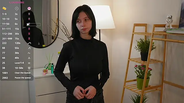 SuzanneHowse online show from November 2025 04:38:02 AM