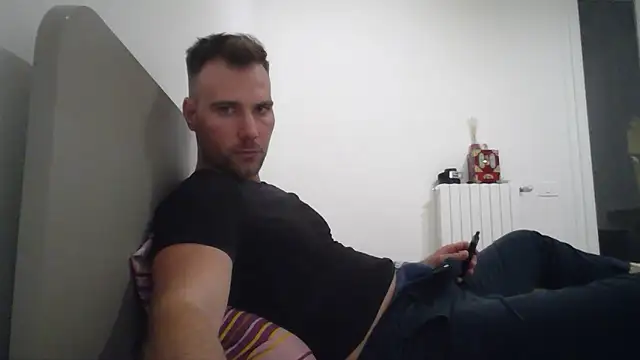 Snapshot of mrlyuis chatting on September 2025 06:29:01 PM mrlyuis online show from September 2025 06:29:01 PM