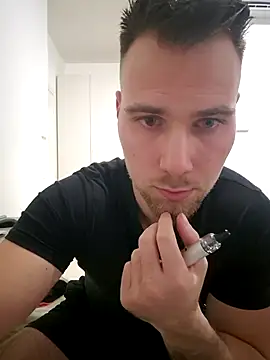 Snapshot of mrlyuis chatting on November 2025 09:37:02 PM mrlyuis online show from November 2025 09:37:02 PM