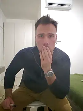 Snapshot of mrlyuis chatting on November 2025 08:20:02 PM mrlyuis online show from November 2025 08:20:02 PM