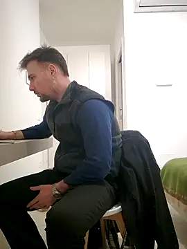 mrlyuis online show from February 2026 07:46:02 PM