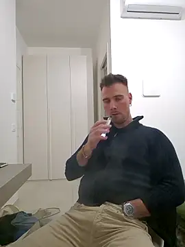 Snapshot of mrlyuis chatting on December 2025 09:14:01 PM mrlyuis online show from December 2025 09:14:01 PM