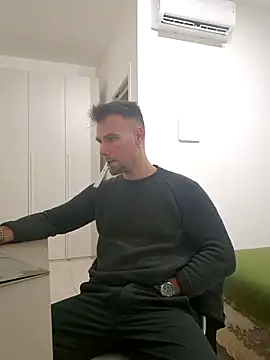 Snapshot of mrlyuis chatting on December 2025 08:19:01 PM mrlyuis online show from December 2025 08:19:01 PM