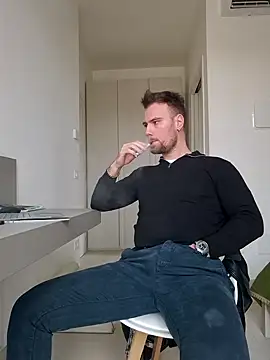 mrlyuis online show from December 2025 12:54:01 PM