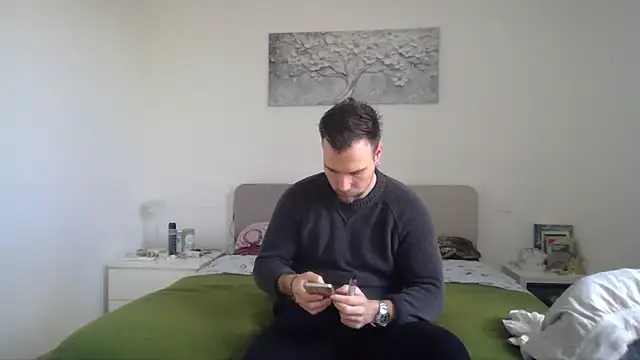 mrlyuis online show from February 2026 12:45:01 PM