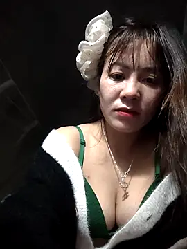 TinTim02 online show from December 2025 07:38:01 PM