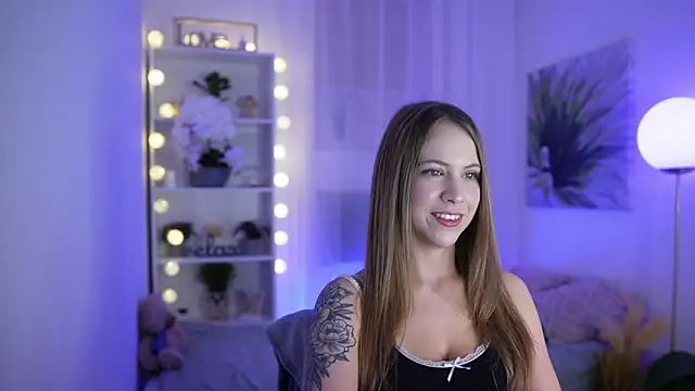Snapshot of Cindy_Grey chatting on October 2025 06:33:01 PM Cindy Grey online show from October 2025 06:33:01 PM