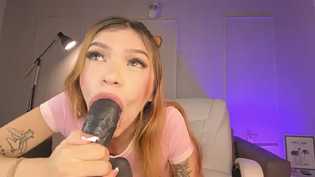 NaughtyAnggel online show from March 2026 01:32:02 PM