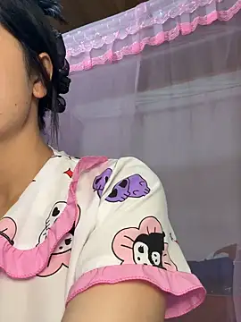 Snapshot of thaoyeuuu chatting on October 2025 12:24:01 PM thaoyeuuu online show from October 2025 12:24:01 PM