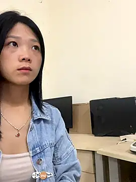 Snapshot of thaoyeuuu chatting on September 2025 08:31:01 AM thaoyeuuu online show from September 2025 08:31:01 AM