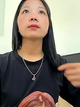 Snapshot of thaoyeuuu chatting on October 2025 05:42:01 AM thaoyeuuu online show from October 2025 05:42:01 AM