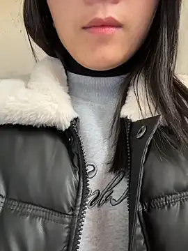 thaoyeuuu online show from December 2025 03:49:02 AM