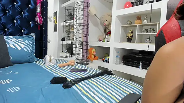 elianaa soto online show from September 2025 06:41:01 PM