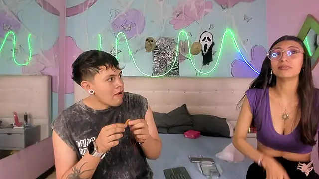 Ethan N Abby online show from October 2025 07:37:01 PM