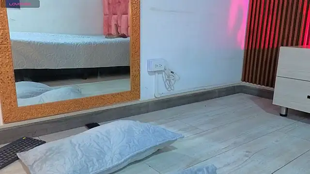 anna beneet online show from November 2025 12:05:02 PM