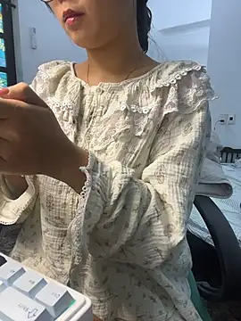 Snapshot of bunny_b4nny chatting on November 2025 06:13:01 AM bunny b4nny online show from November 2025 06:13:01 AM