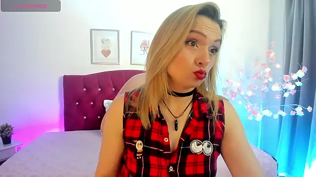 Snapshot of scarlett_blake11 chatting on October 2025 04:55:02 AM scarlett blake11 online show from October 2025 04:55:02 AM
