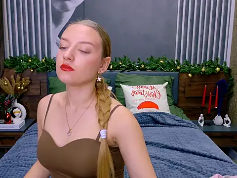 DarcyWilsy online show from December 2025 04:01:01 PM