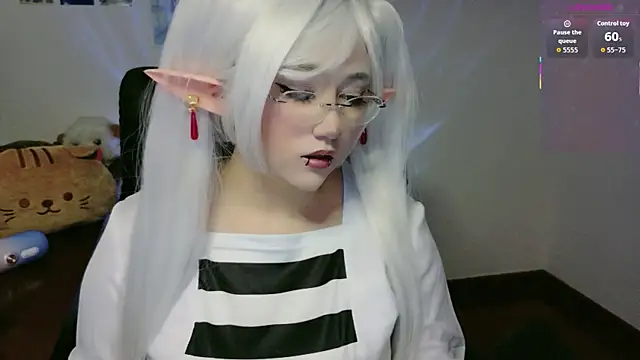 Livelle69 online show from April 2026 09:43:02 PM