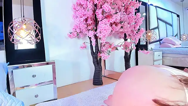 Snapshot of TessaCooper1 chatting on November 2025 09:15:01 PM TessaCooper1 online show from November 2025 09:15:01 PM