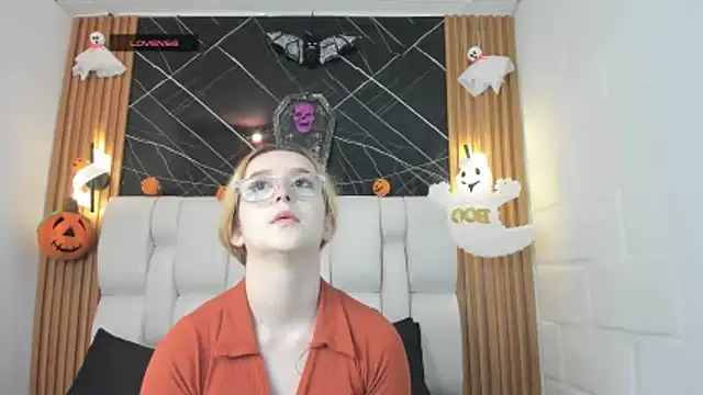 kristal joi dl online show from October 2025 01:44:02 PM